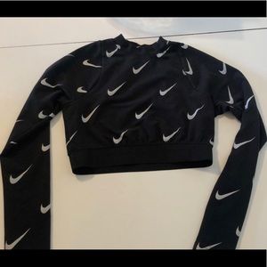 Women’s Nike long sleeve crop top